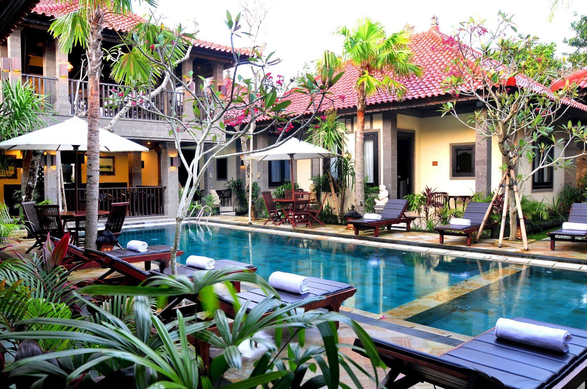 Puri Yuma Hotel Denpasar Esterno foto