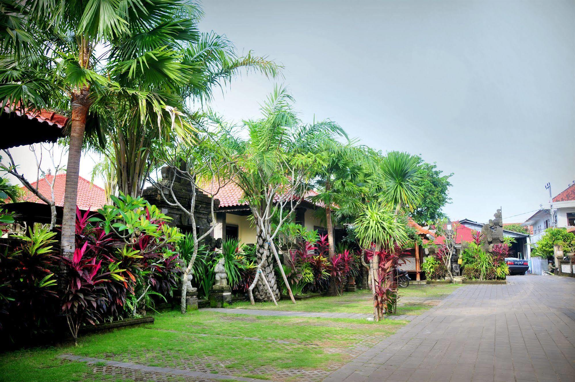 Puri Yuma Hotel Denpasar Esterno foto